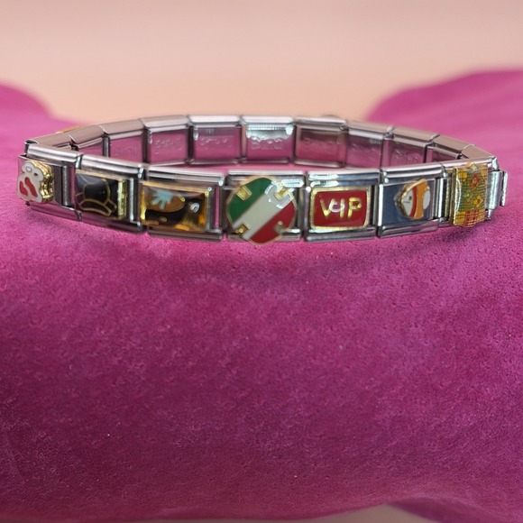 READY TO WEAR Italian Charm Bracelet with 18 Mixed Vintage Charms – Unique Gift - Picture 3 of 4